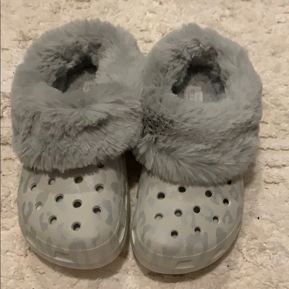 crocs classic mammoth luxe metallic